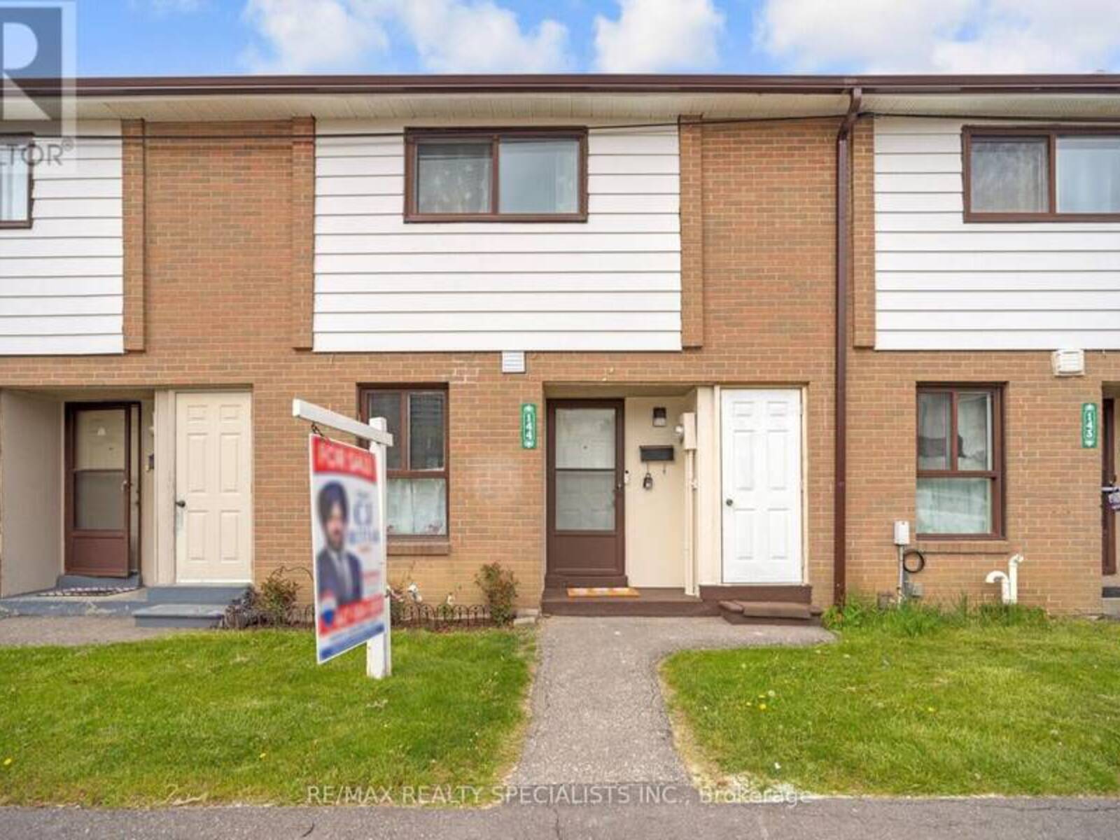144 FLEETWOOD CRESCENT, Brampton, Ontario L6T 2E6