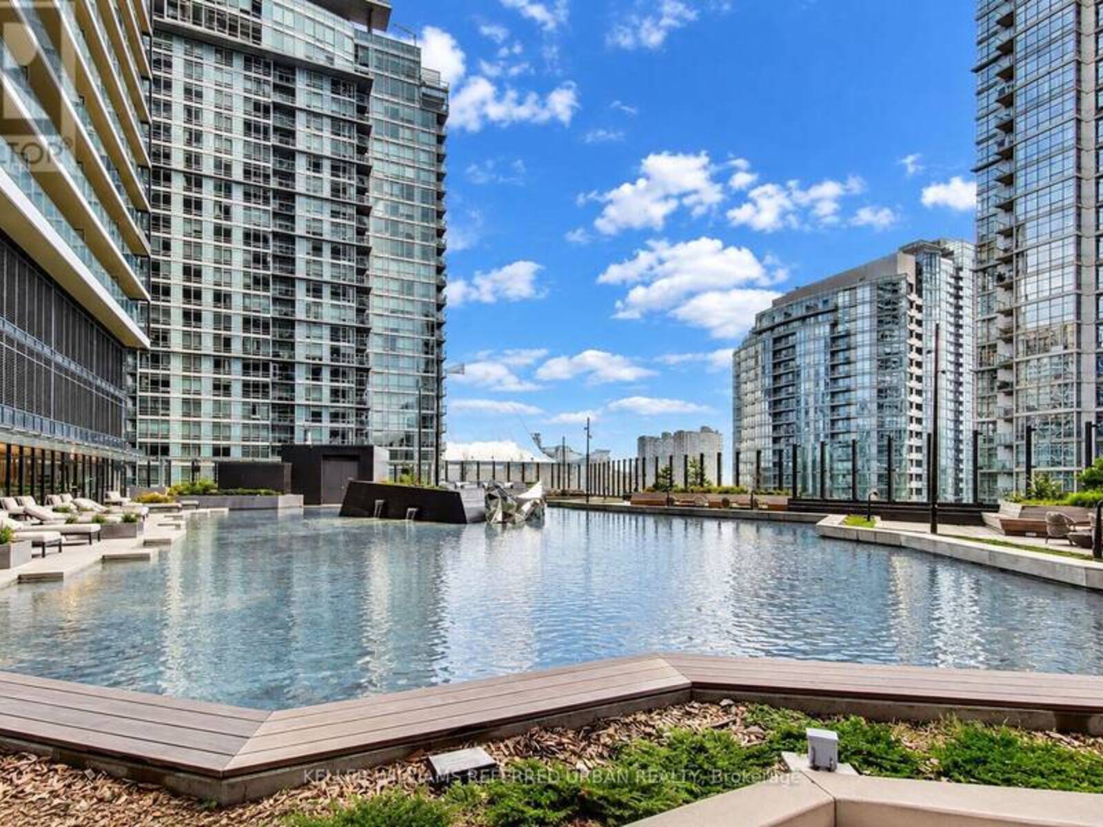 530 - 3 CONCORD CITYPLACE WAY, Toronto, Ontario M5V 0X4
