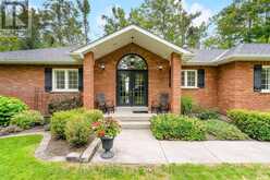 10 GREEN MOUNTAIN COURT | Oro-Medonte Ontario | Slide Image Four