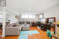 352 MAPLE LEAF DRIVE | Toronto Ontario | Slide Image Fifteen