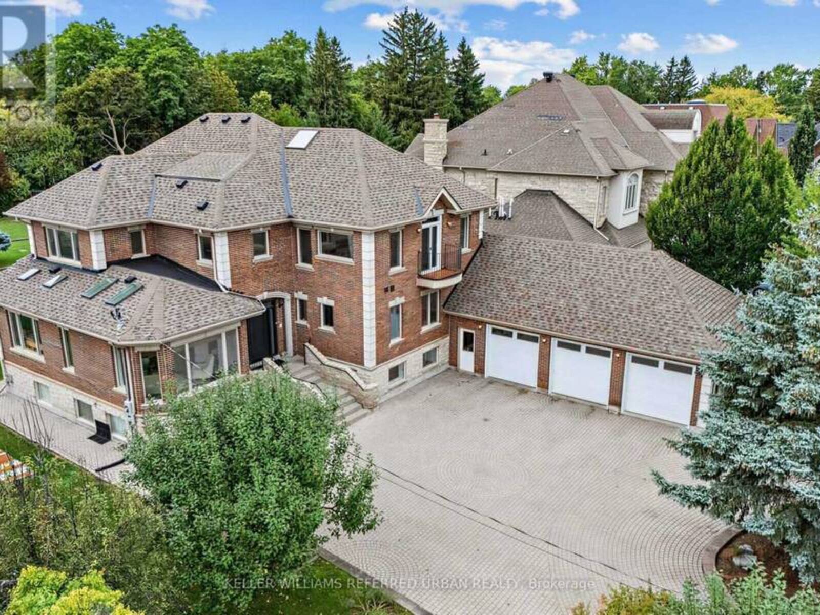 18 YONGEVIEW AVENUE, Richmond Hill, Ontario L4C 7A4