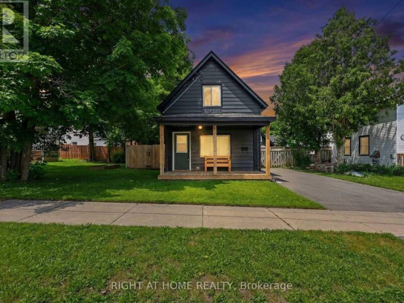 314 BAY STREET, Midland, Ontario L4R 1J9