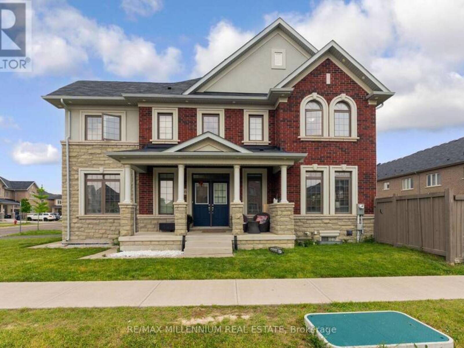 366 REMEMBRANCE ROAD, Brampton, Ontario L7A 0C3