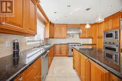 36 SHADYWOOD ROAD | Brampton Ontario | Slide Image Fifteen