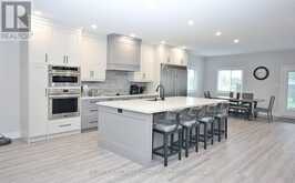 37 HILLSIDE DRIVE | Port Severn Ontario | Slide Image Twelve