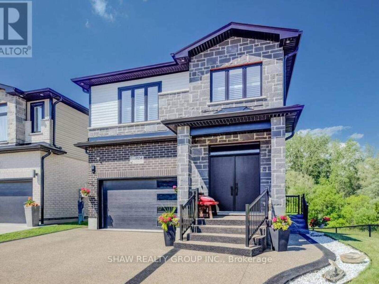 924 CHAPEL HILL COURT, Kitchener, Ontario N2R 0P4