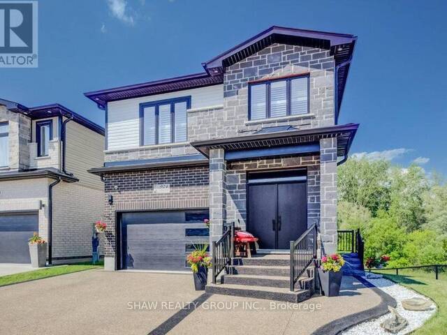 924 CHAPEL HILL COURT Kitchener Ontario, N2R 0P4 - 5 Bedrooms Home For Sale