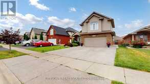 8655 WESTPORT DRIVE | Niagara Falls Ontario | Slide Image Two
