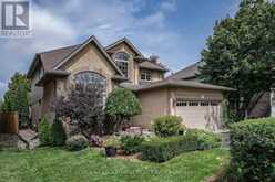 90 SURREY DRIVE | Hamilton Ontario | Slide Image Three