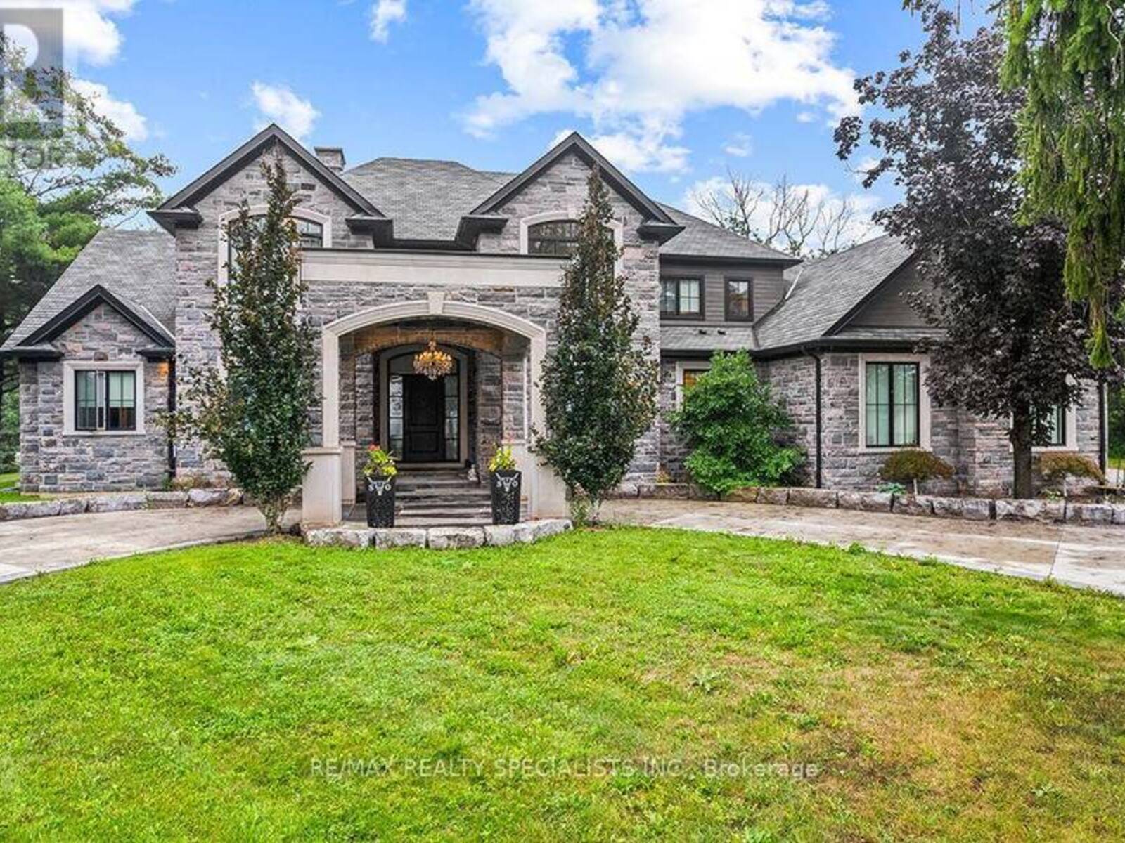 5026 NO 2 SIDE ROAD, Burlington, Ontario L7M 0T4