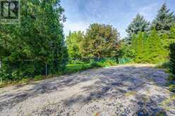 1098 KENT AVENUE | Oakville Ontario | Slide Image Four