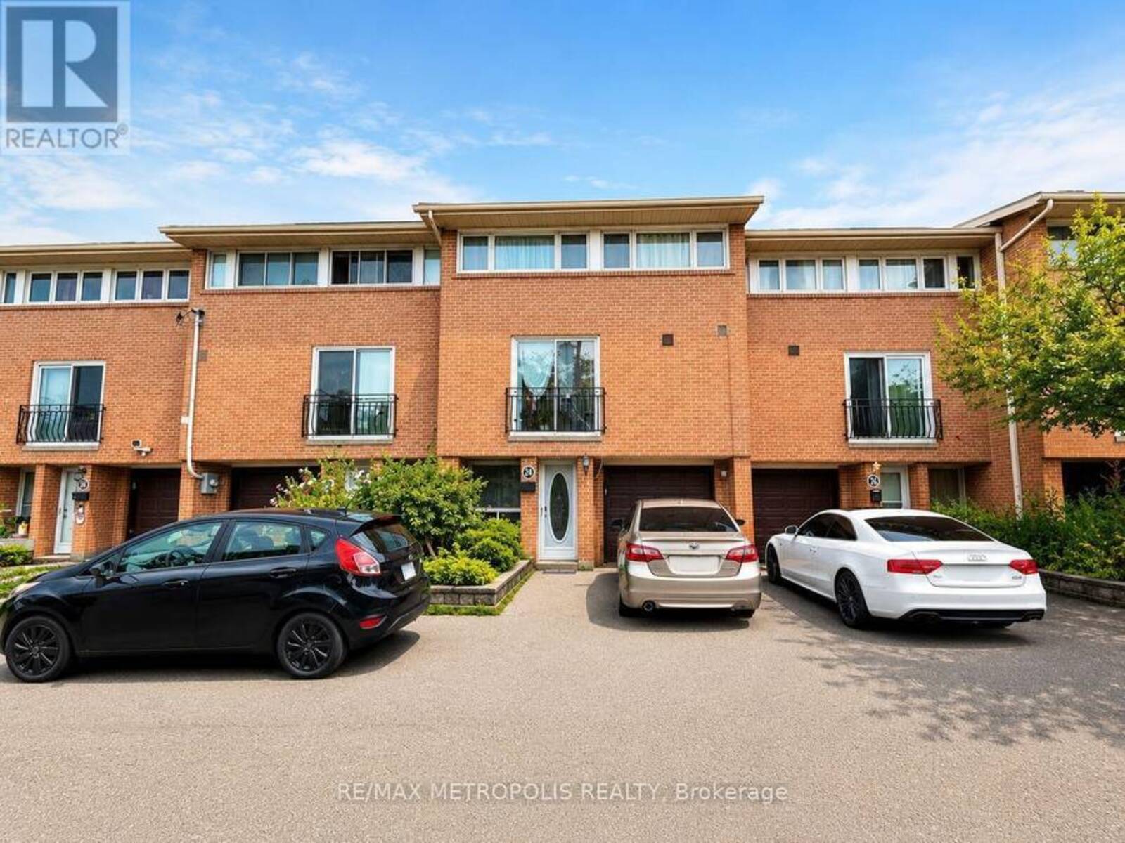 24 ENCLAVE MEWS, Toronto, Ontario M3M 3J6