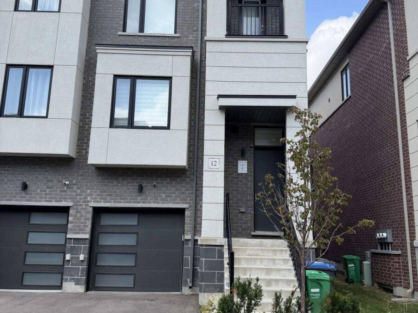 12 HEATHROW LANE, Caledon, Ontario L7E 4M4