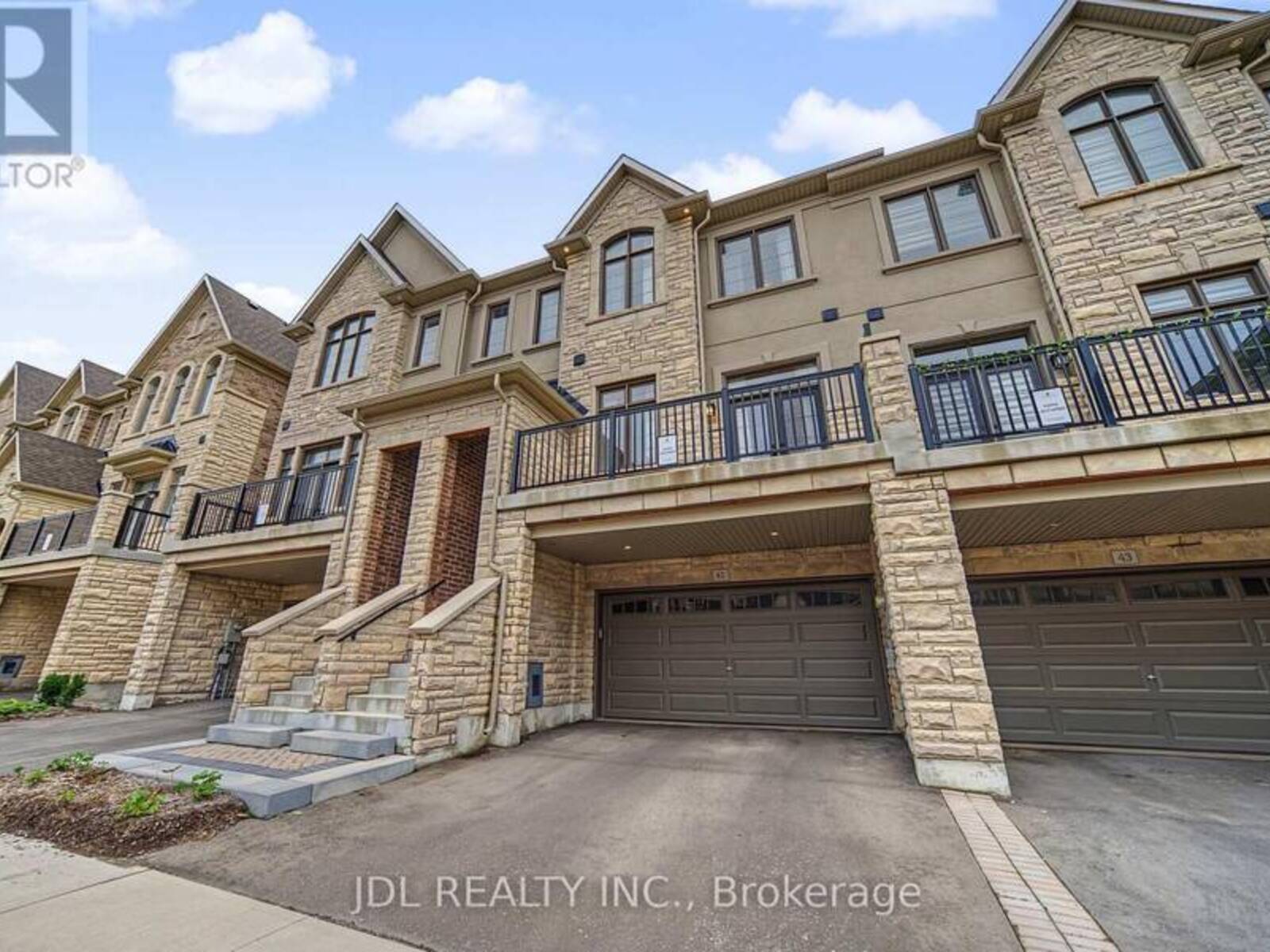 41 WEST VILLAGE LANE, Markham, Ontario L6C 3L5