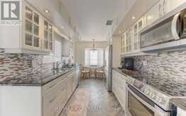 31 - 45 BLUE SPRINGS DRIVE | Waterloo Ontario | Slide Image Sixteen