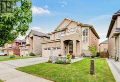 68 GRANDELL DRIVE | Hamilton Ontario | Slide Image Three