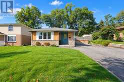 11 DAPHNE CRESCENT | Barrie Ontario | Slide Image Two