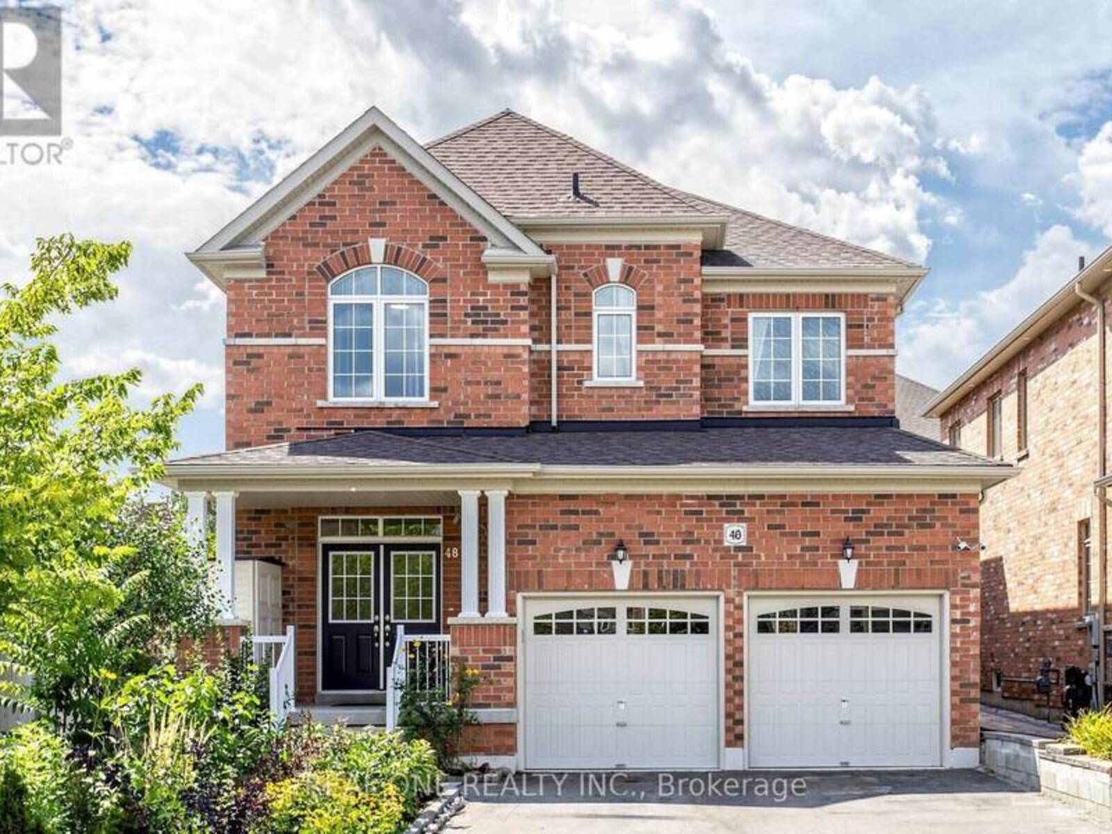 48 LANARK STREET, Bradford West Gwillimbury, Ontario L3Z 0W7