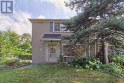 339 NEAL DRIVE | Richmond Hill Ontario | Slide Image Three