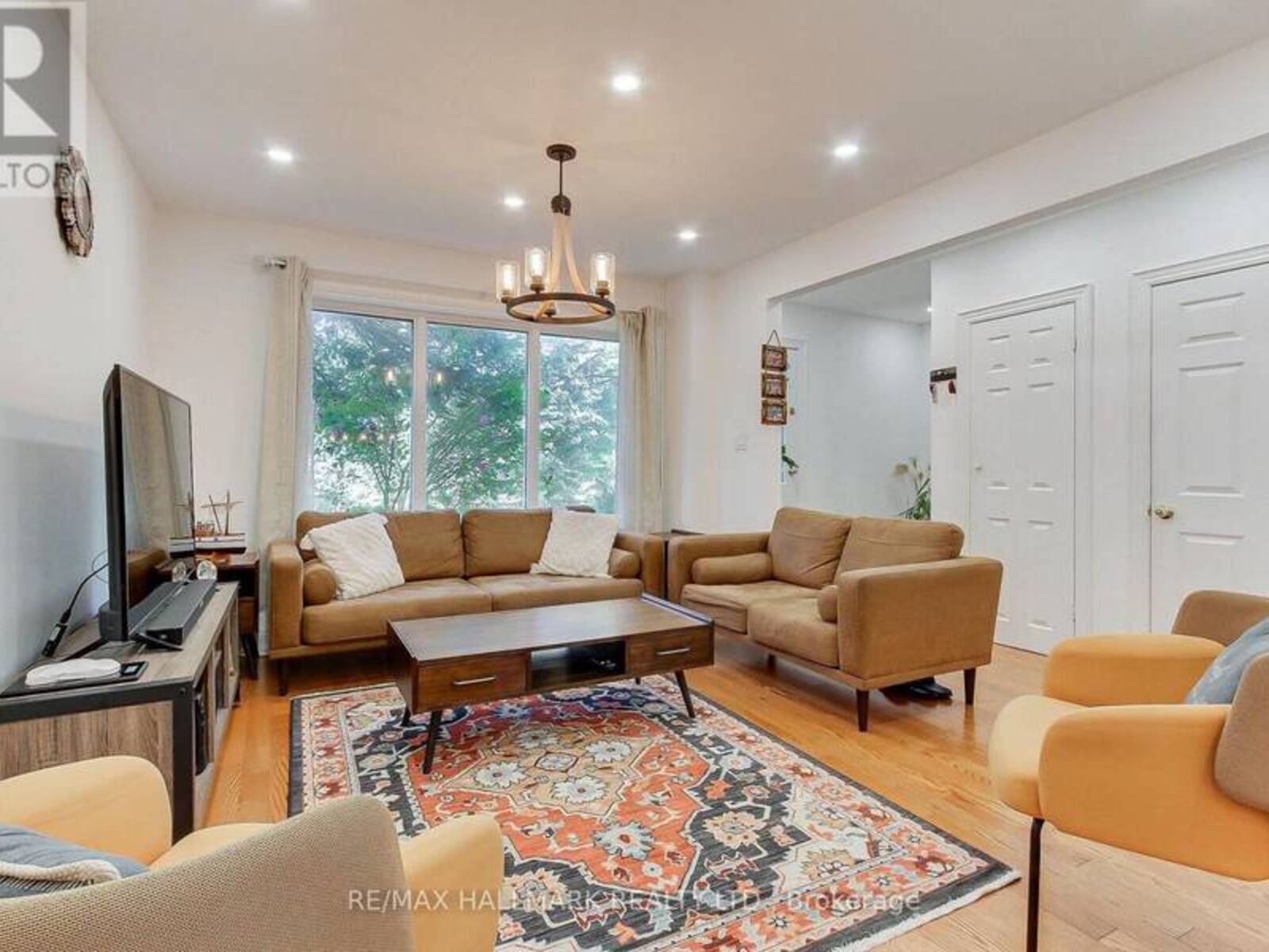 339 NEAL DRIVE, Richmond Hill, Ontario L4C 3L3