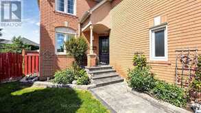 68 BANINGTON CRESCENT | Brampton Ontario | Slide Image Three