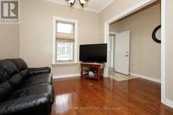 106 CARLAW AVENUE | Toronto Ontario | Slide Image Five