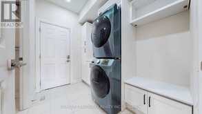 393 WILLIAM GRAHAM DRIVE | Aurora Ontario | Slide Image Nine