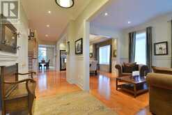 11 CANDLELIGHT DRIVE | Richmond Hill Ontario | Slide Image Three