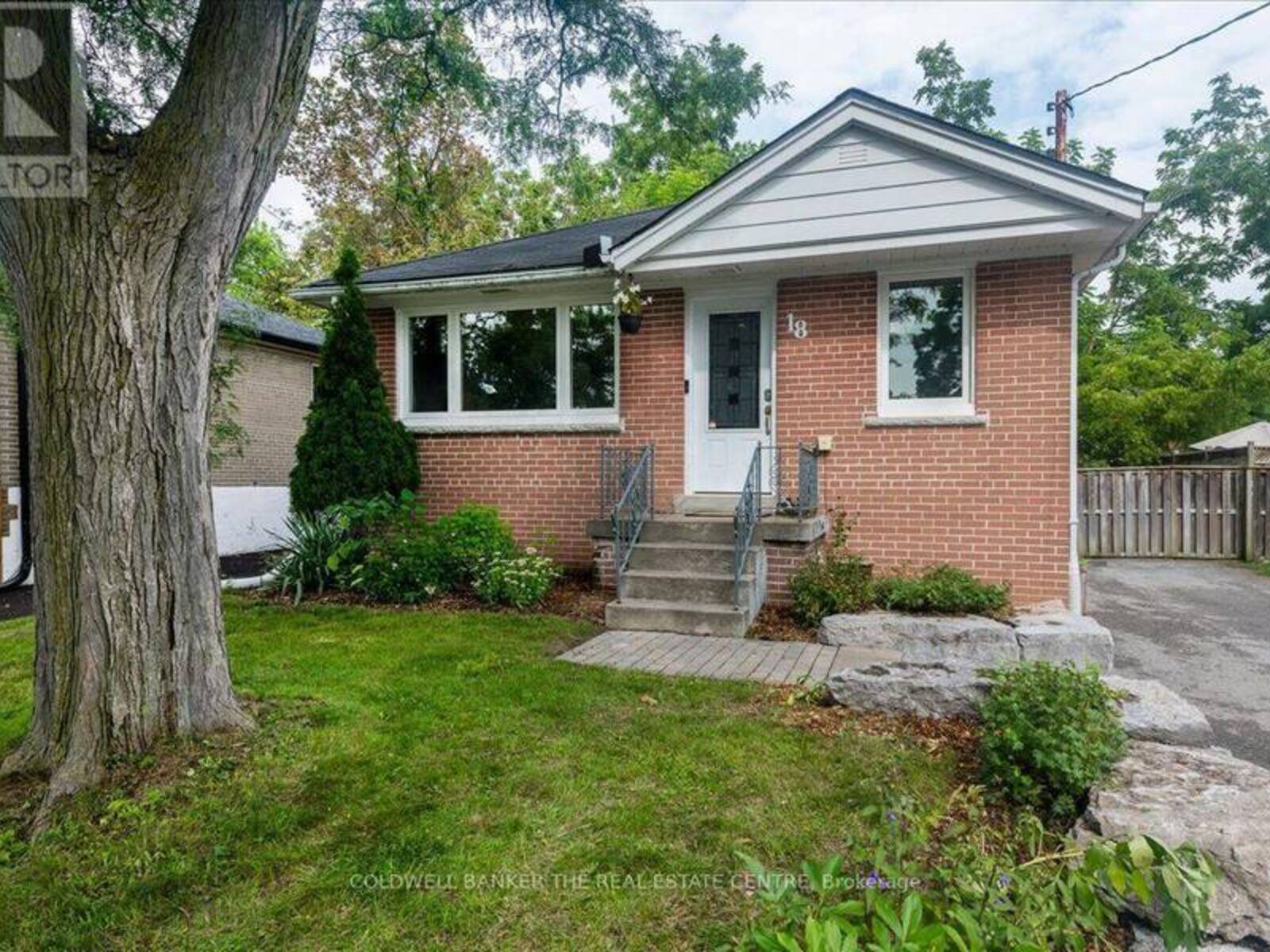 18 AGNES STREET, Barrie, Ontario L4M 2S2