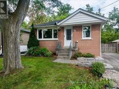 18 AGNES STREET Barrie Ontario, L4M 2S2