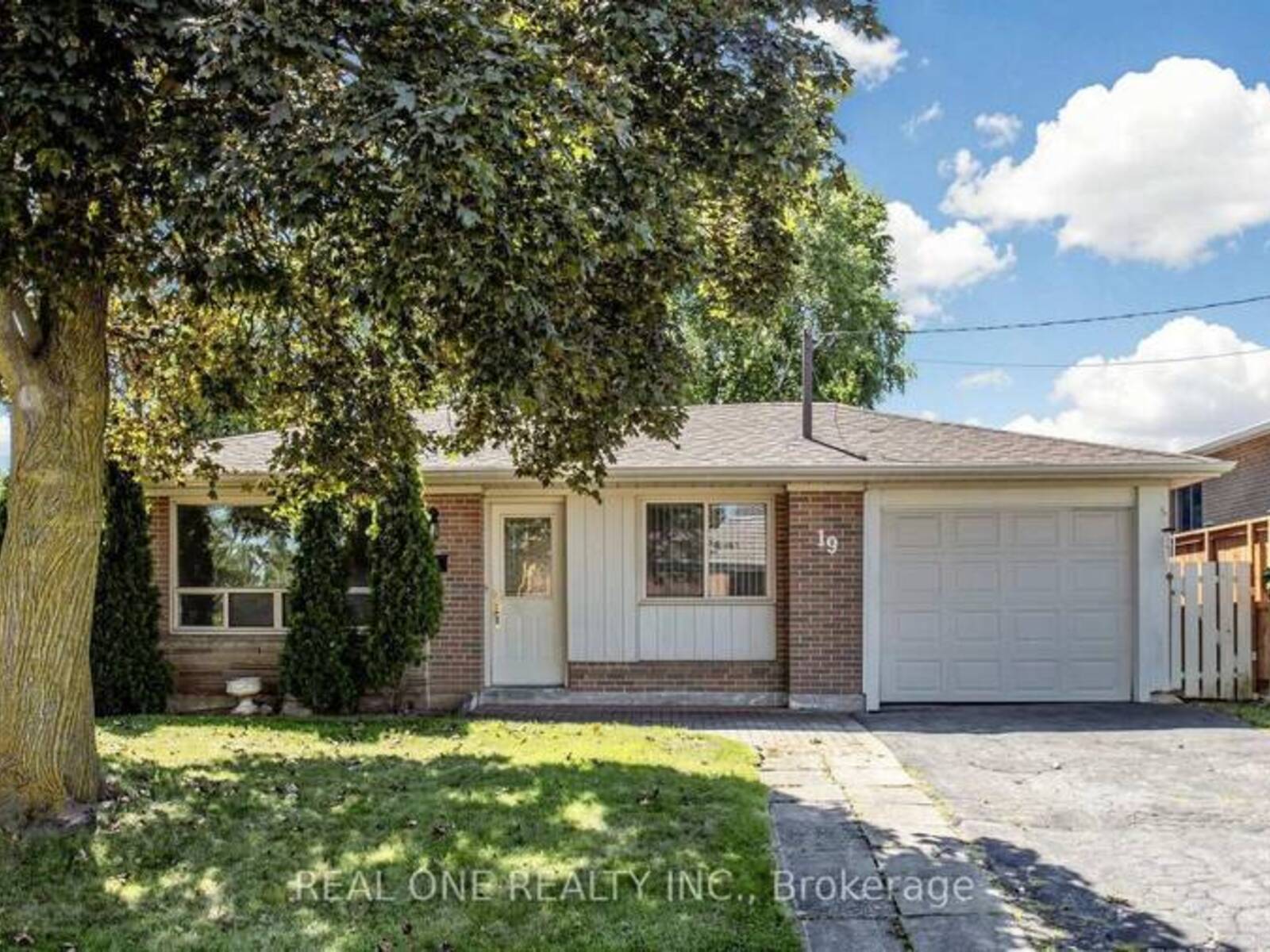 19 NYMARK AVENUE, Toronto, Ontario M2J 2G8
