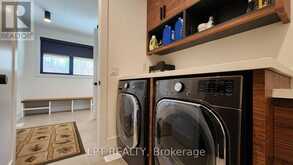 15 BYERS STREET | Springwater Ontario | Slide Image Thirteen
