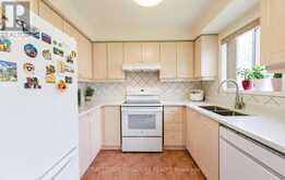 21 - 3020 CEDARGLEN GATE | Mississauga Ontario | Slide Image Ten