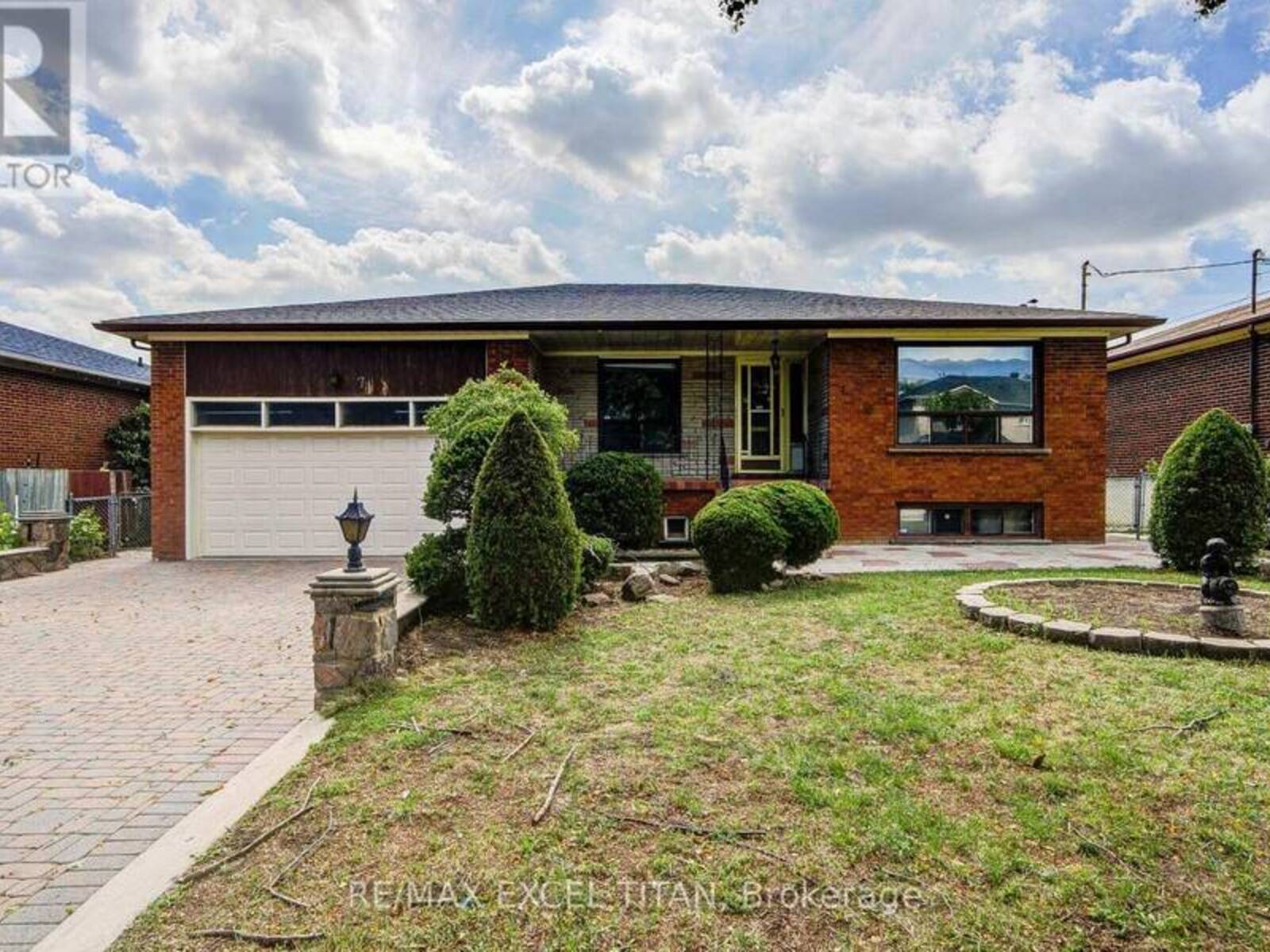 7 MUIR AVENUE, Toronto, Ontario M9L 1H4