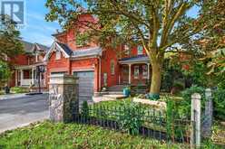 42 BLACKFRIAR AVENUE | Whitby Ontario | Slide Image Two