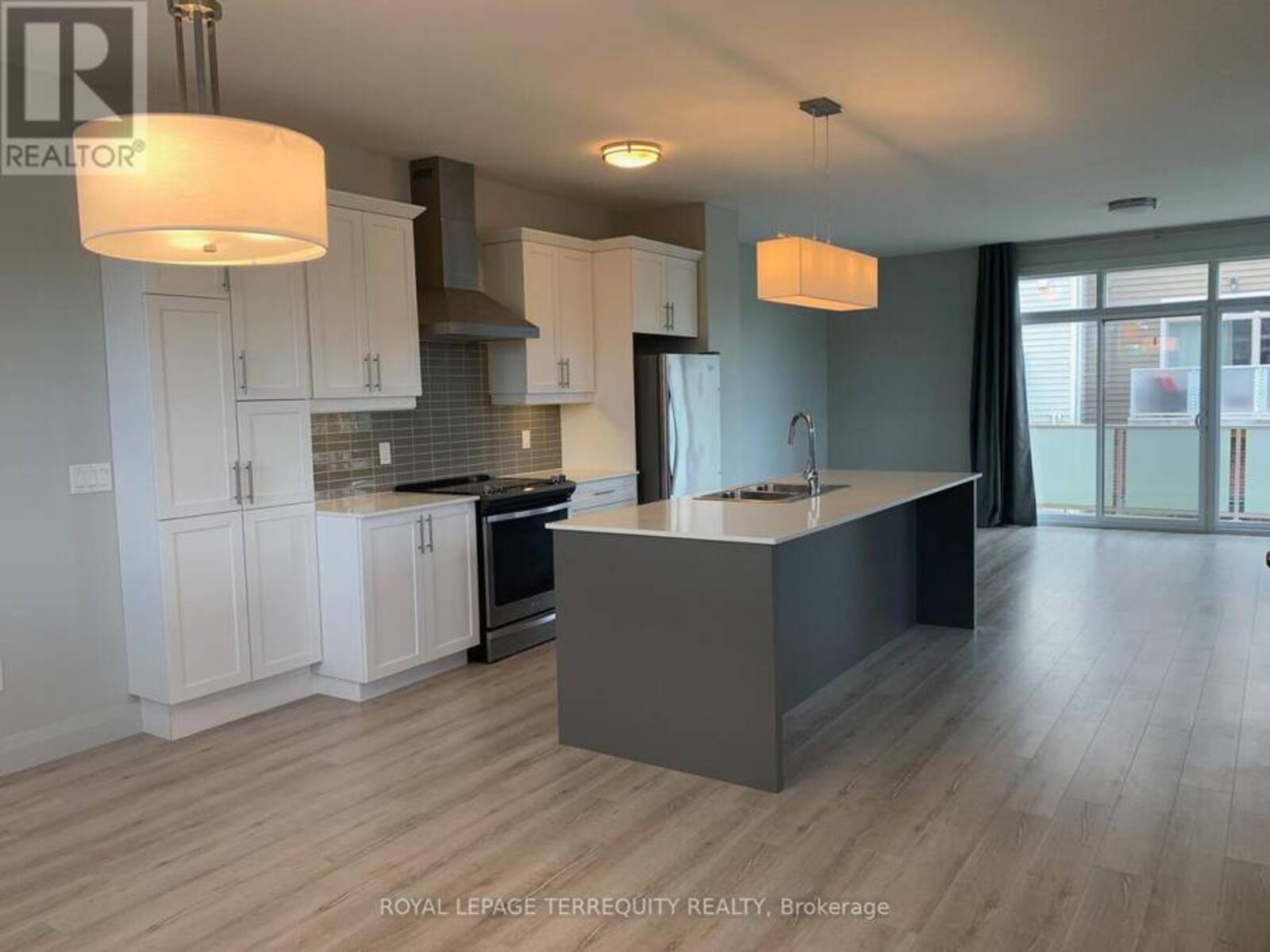 2 - 3025 SINGLETON AVENUE, London, Ontario N6L 0E6