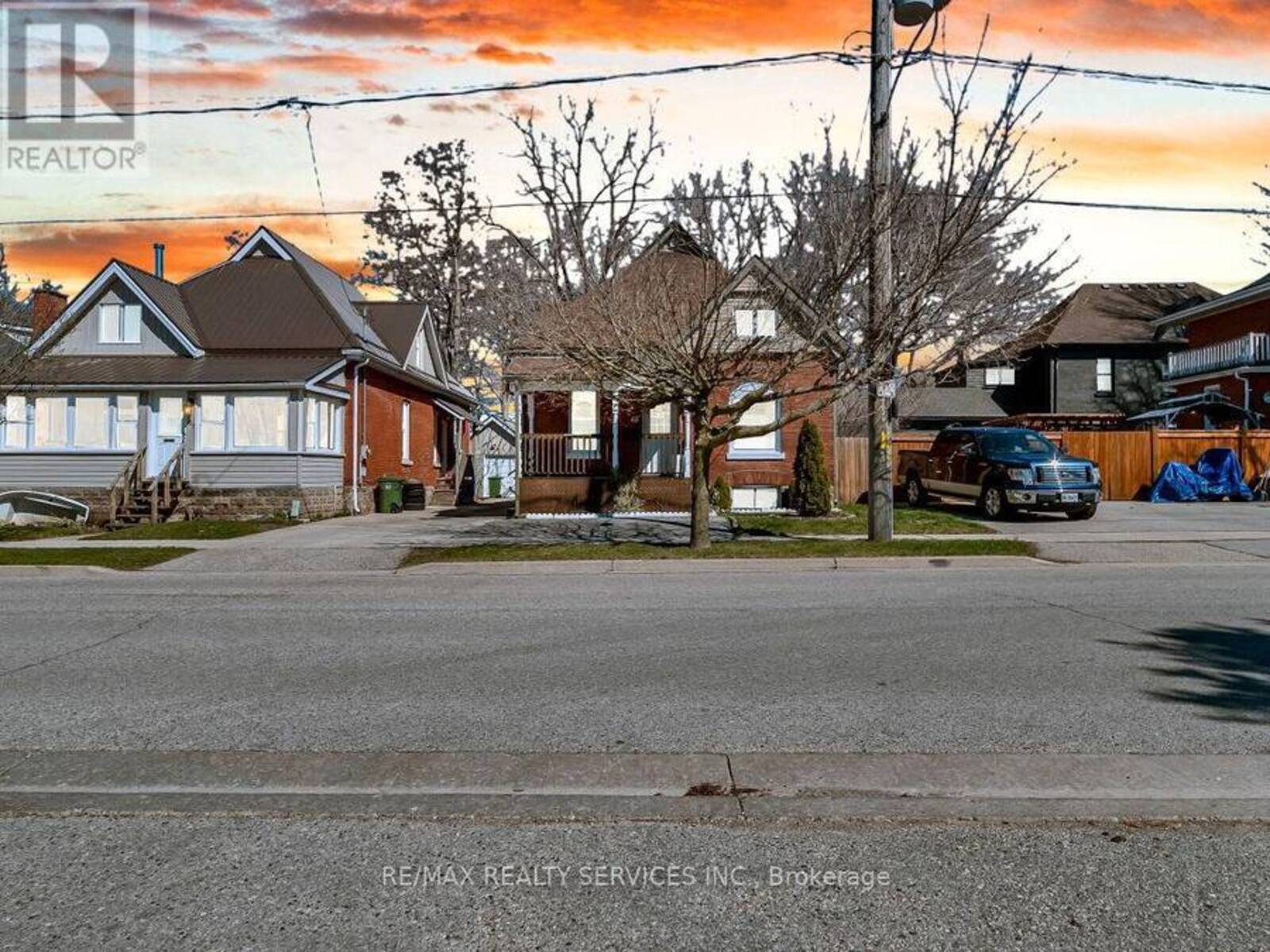 65 MOORE STREET, St. Thomas, Ontario N5R 3W4