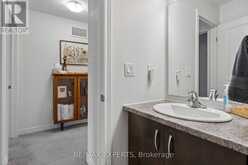 4 GROOM LANE | Ancaster Ontario | Slide Image Thirty-two