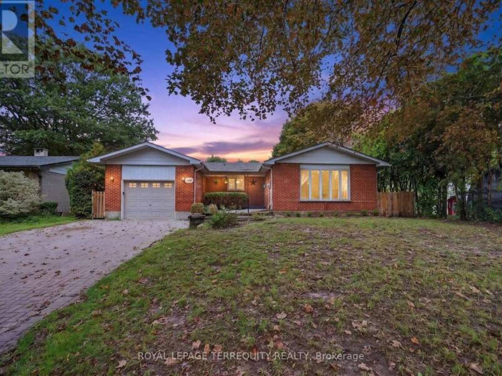 134 SWITZER DRIVE, Oshawa, Ontario L1G 3J7