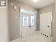 5 PEAR BLOSSOM WAY | East Gwillimbury Ontario | Slide Image Five