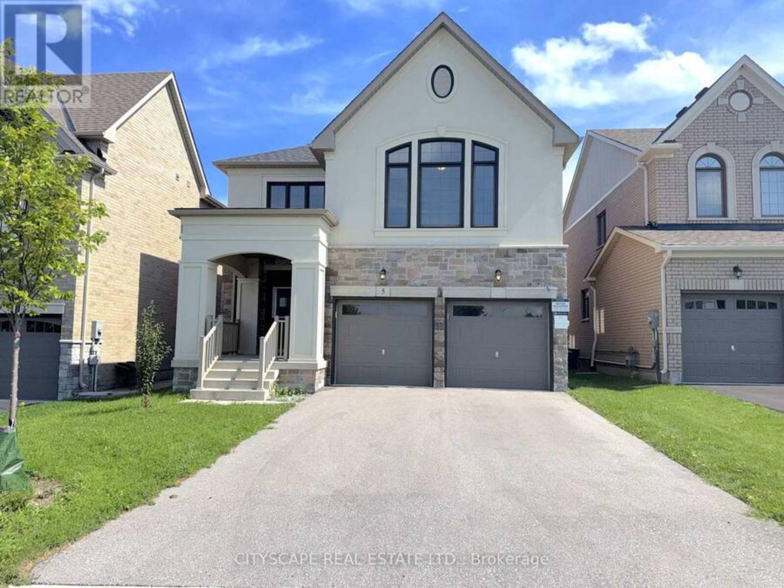 5 PEAR BLOSSOM WAY, East Gwillimbury, Ontario L9N 0T1