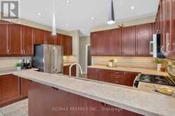 19 TIMBERWOLF ROAD | Brampton Ontario | Slide Image Thirteen