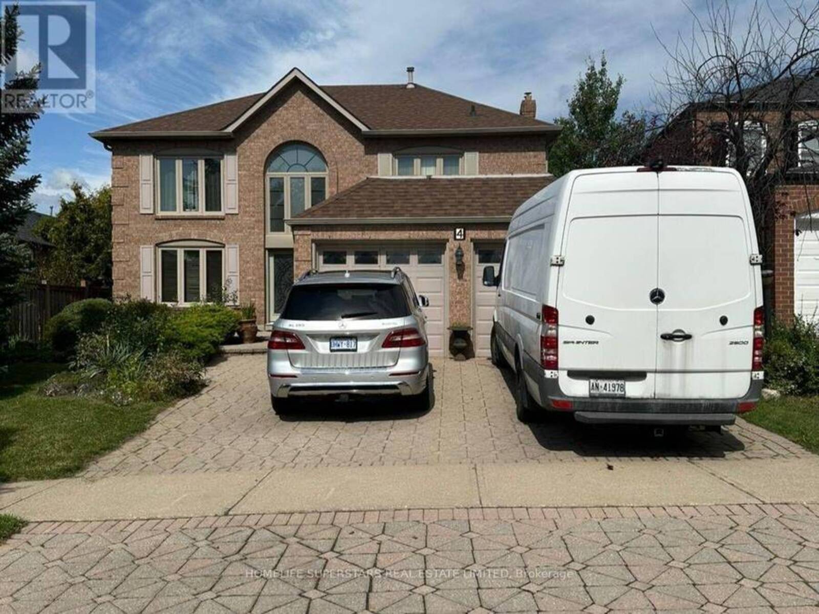 4 NOTTINGHAM CRESCENT, Brampton, Ontario L6S 4G4