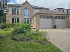 4 NOTTINGHAM CRESCENT Brampton Ontario, L6S 4G4