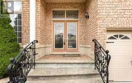 15 CONCORDE DRIVE | Brampton Ontario | Slide Image Four