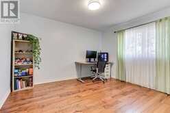129 ROBIN COURT | Newmarket Ontario | Slide Image Thirty-one