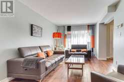 129 ROBIN COURT | Newmarket Ontario | Slide Image Nine