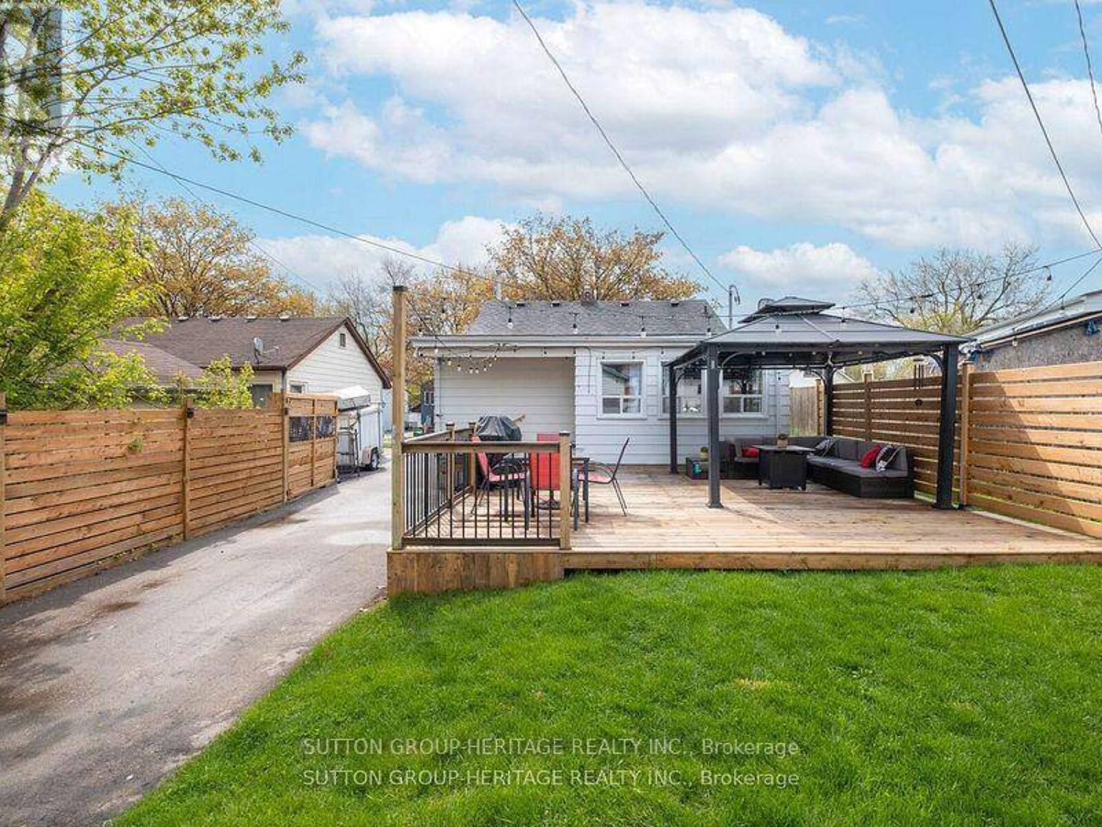 34 MAPLE STREET, Ajax, Ontario L1S 1V7