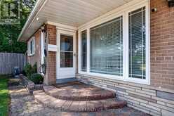 178 KINGSVIEW BOULEVARD | Toronto Ontario | Slide Image Ten