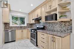 178 KINGSVIEW BOULEVARD | Toronto Ontario | Slide Image Thirteen